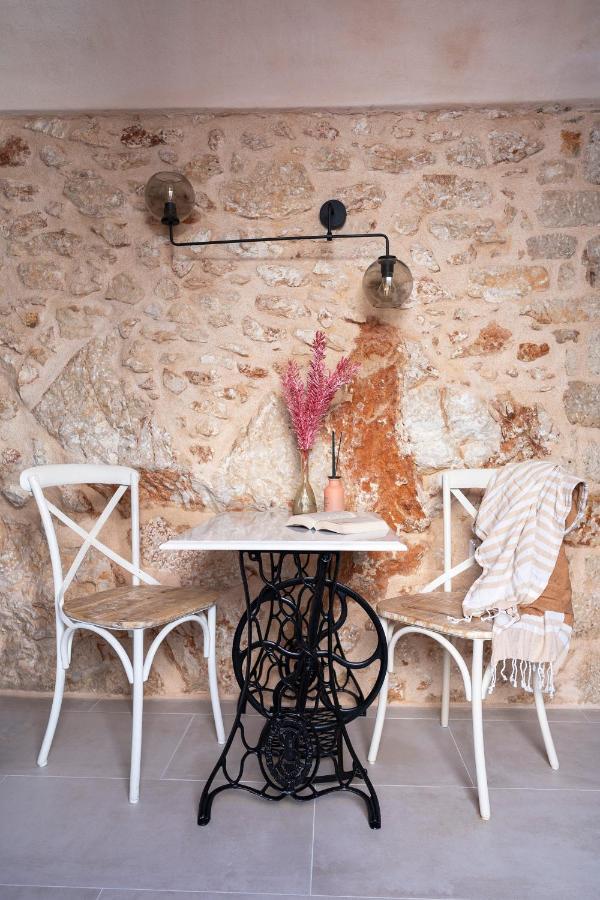 Muse Clio Villa Chalki Town ภายนอก รูปภาพ